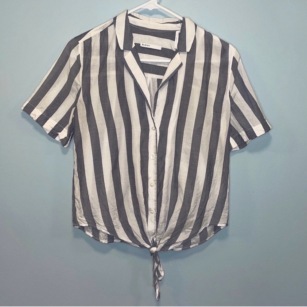 BLDWN Gray & white Striped Button-Down Women's Shirt Size Small - Picture 2 of 4